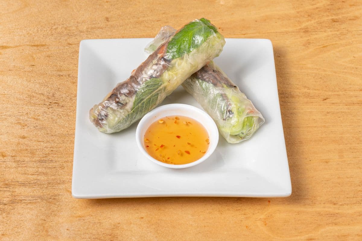 4. Rouleau Printanier (2 Mc) / Spring Roll (2 Pc)