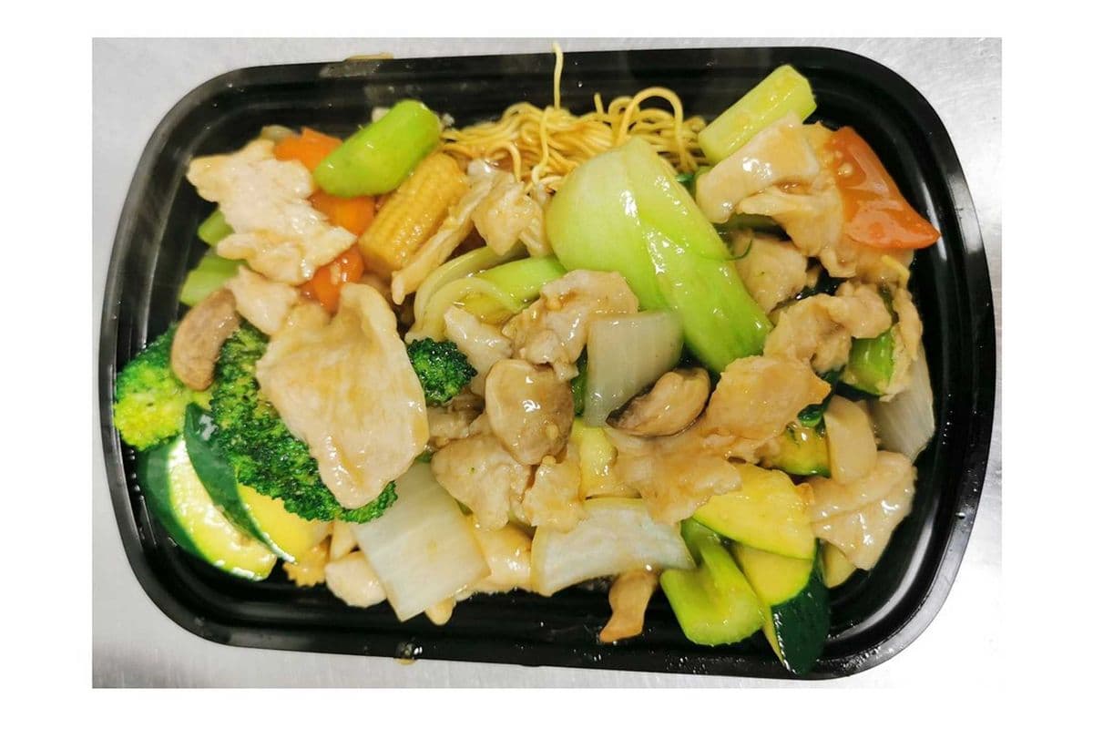 125. Chicken Fried Noodles or Lo Mein