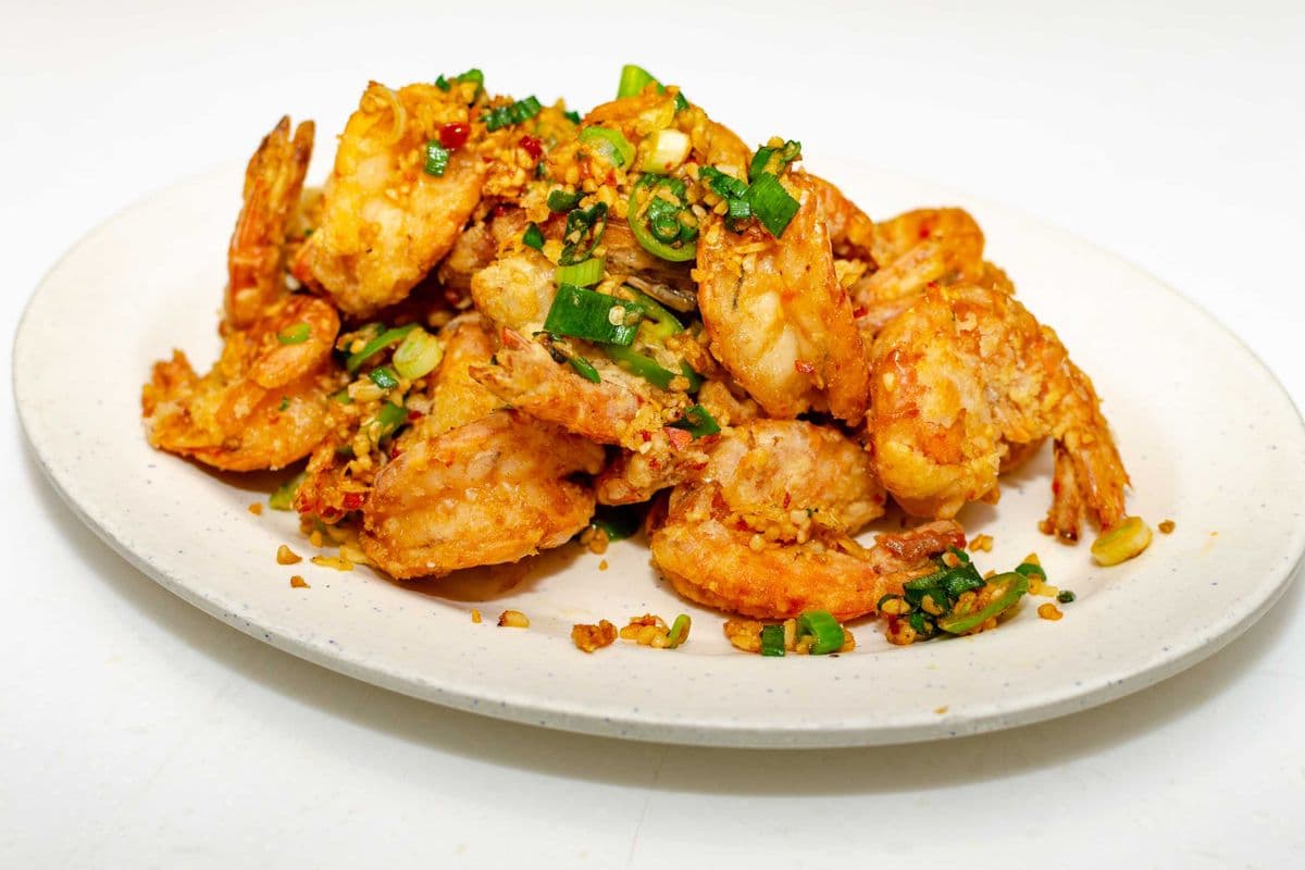 019A Pan-fried Shell-on Prawns Tossed with Rock Salt & Serrano Pepper (shell-on) 惹味椒鹽炒大蝦 (有殼)