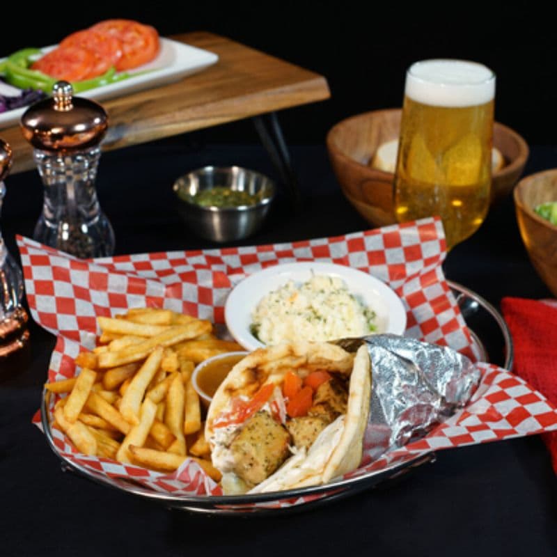 Souvlaki sur pita (assiette)