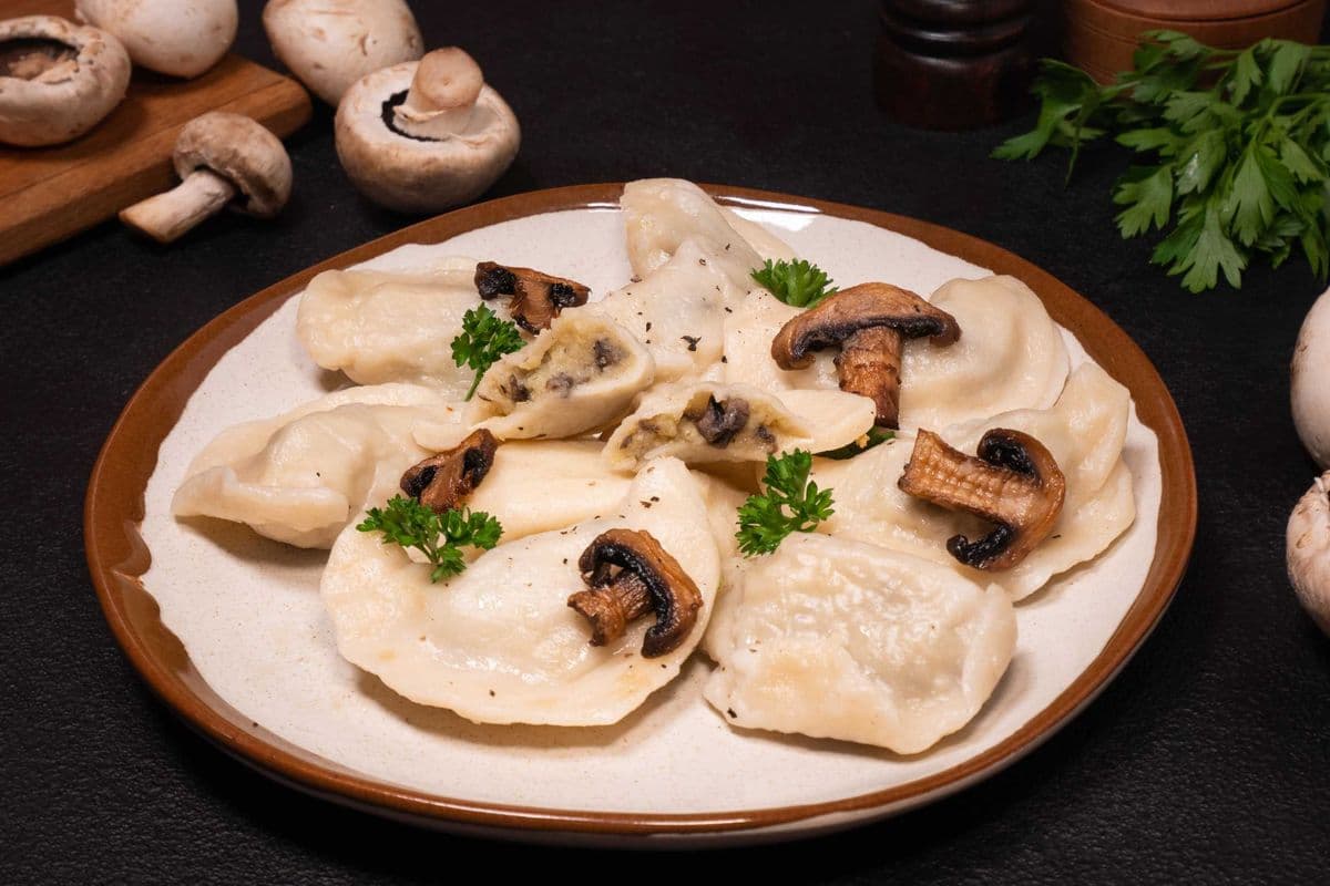 Potato and mushrooms perogies VEGAN (1 dozen/ 300g) (507 Cal)