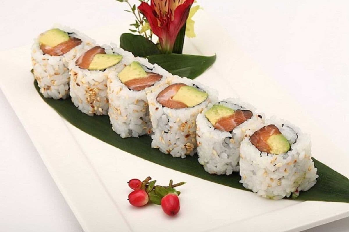 223. Spicy Salmon & Avocado Roll