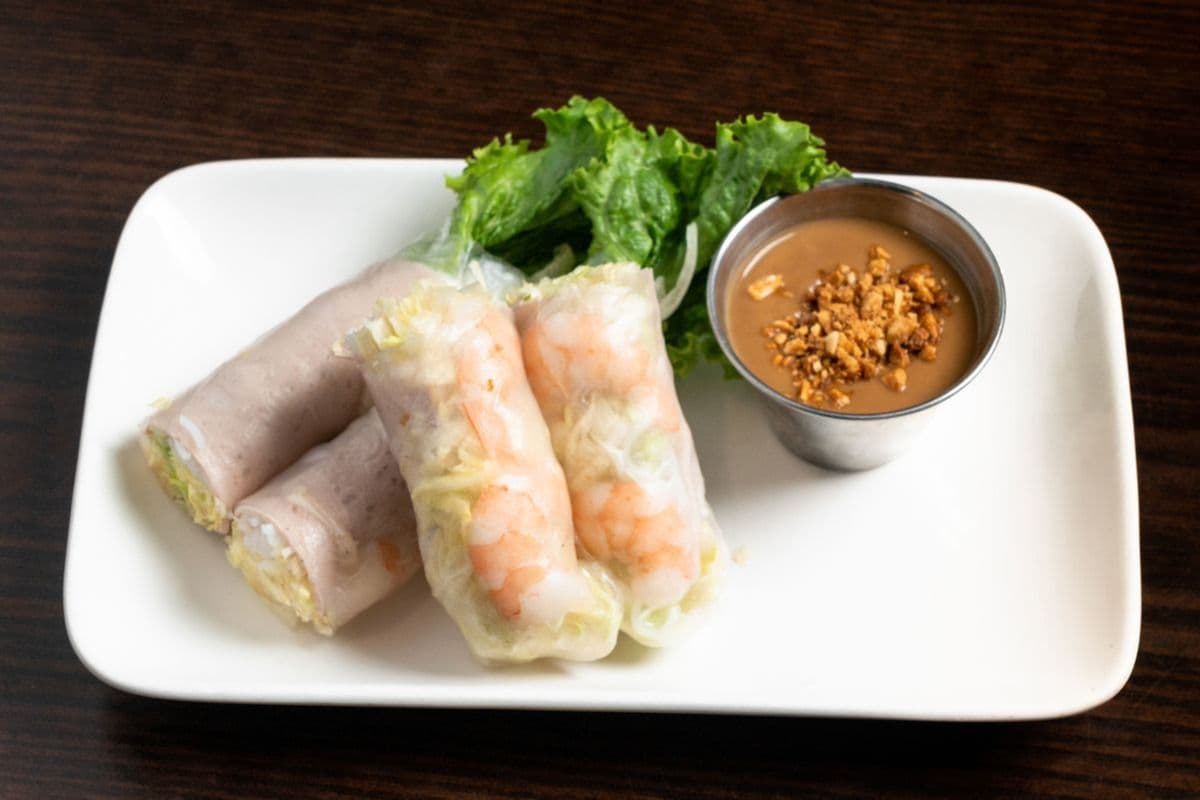 1. Salad Roll (2 pcs)