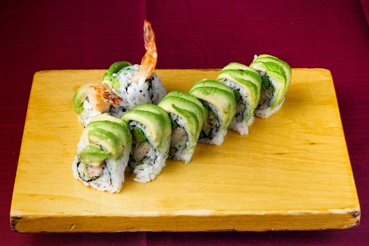 088 Green Dragon Roll (8 pcs)