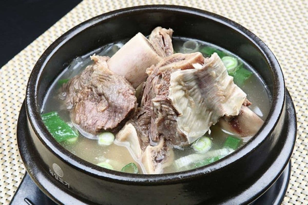 M10. Galbitang (Beef Short Rib Soup, 갈비탕)