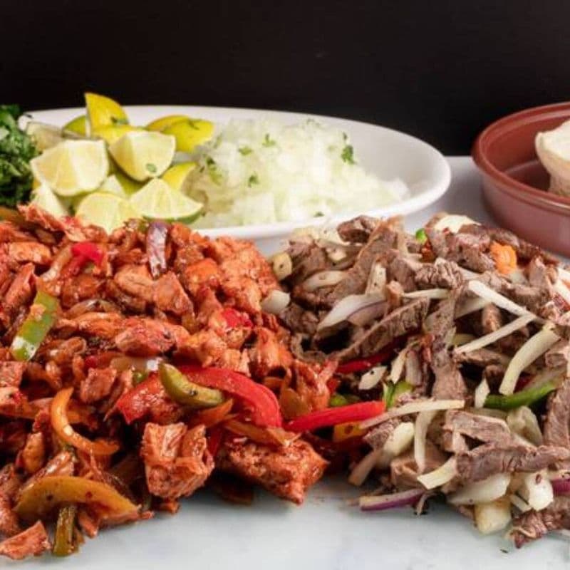 Paquete 1 kg viande (guac 8 oz + sac nachos petit) / 1 Kg Meat Package (8 oz Guac + Small Nachos Bag)