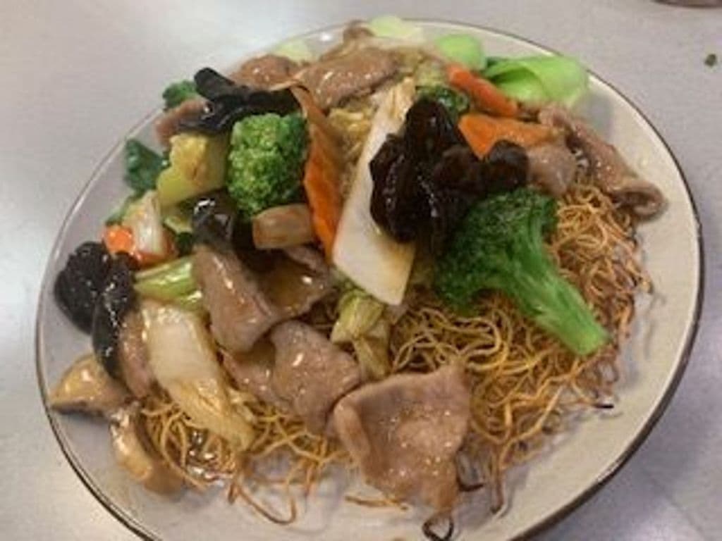 D5Crispy Noodle wh Beef D5牛肉炒麵