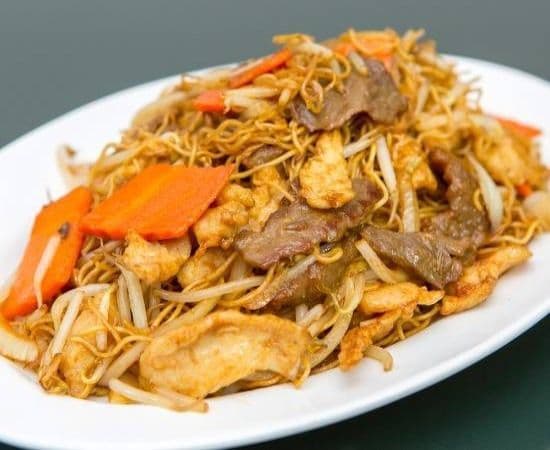 31. Nouilles délicieuses avec poulet et bœuf / Delicious Noodles with Chicken and Beef/招面