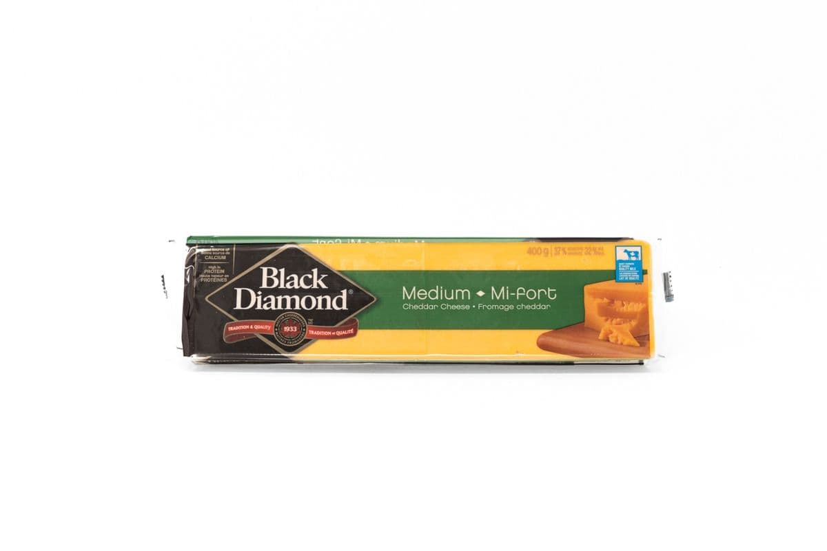 Black Diamond Medium Cheddar Cheese Bar (400 g)
