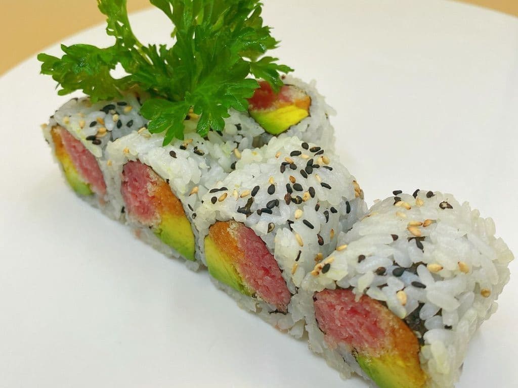 Spicy Tuna Roll (8pcs)