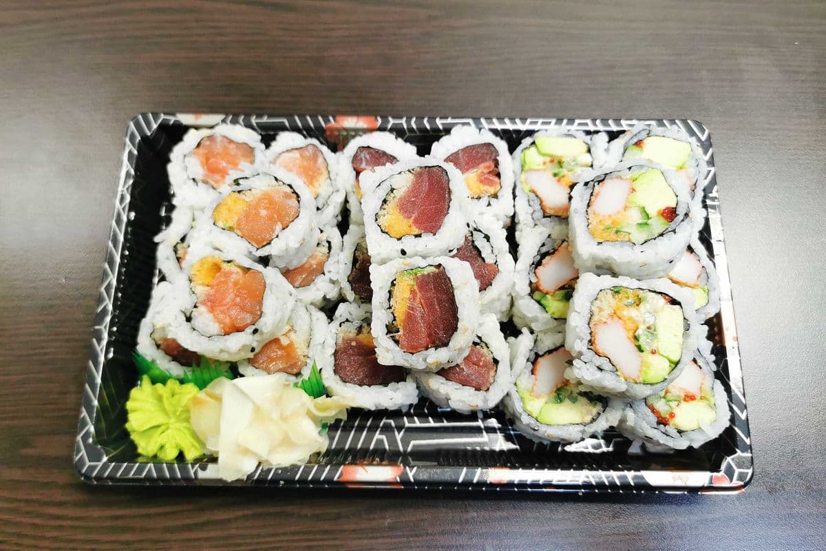 Mixed Spicy Rolls