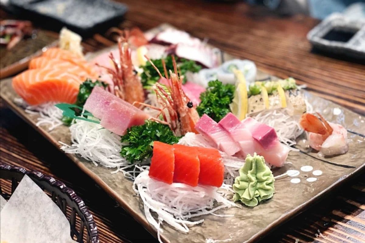 Deluxe Sashimi (21 pcs)