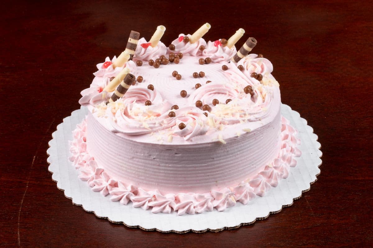 7" Strawberry Cake