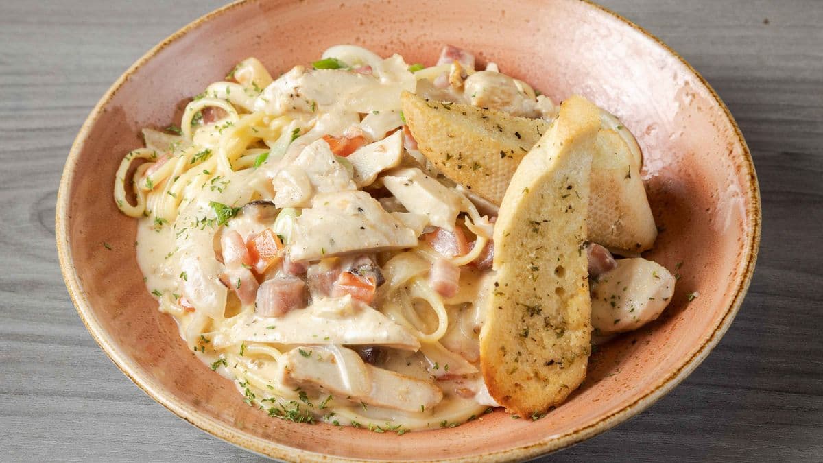 Chicken Carbonara Pasta