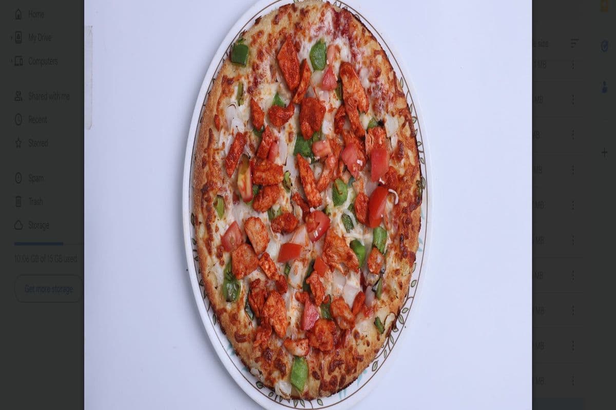 Medium Tandoori Chicken Pizza