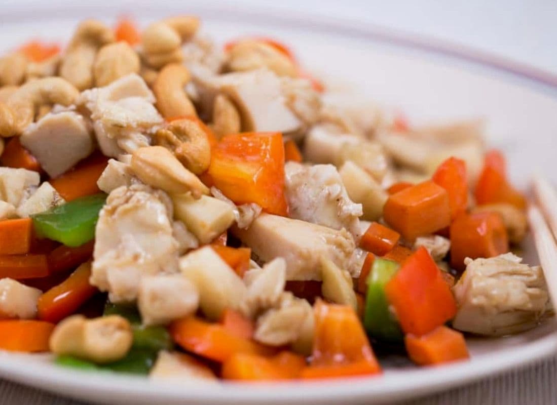 Diced Chicken with Cashew Nuts
