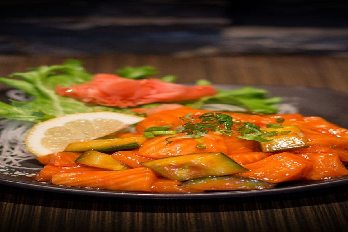 Spicy Salmon Sashimi