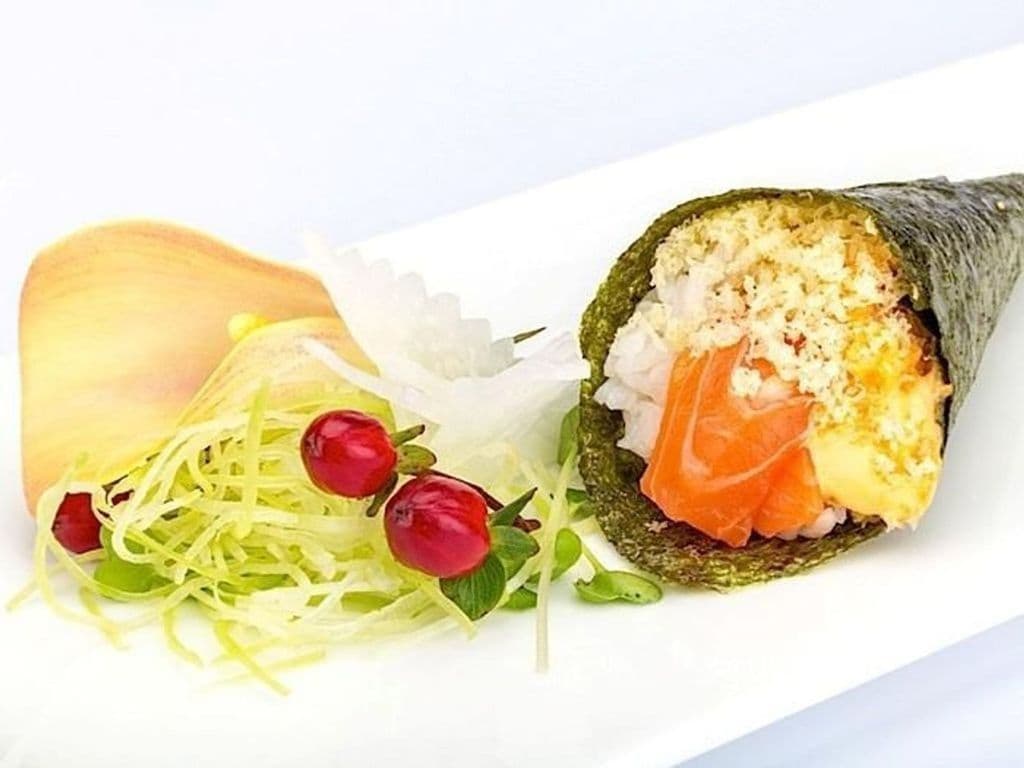 Spicy Salmon  Handroll(1 pc)