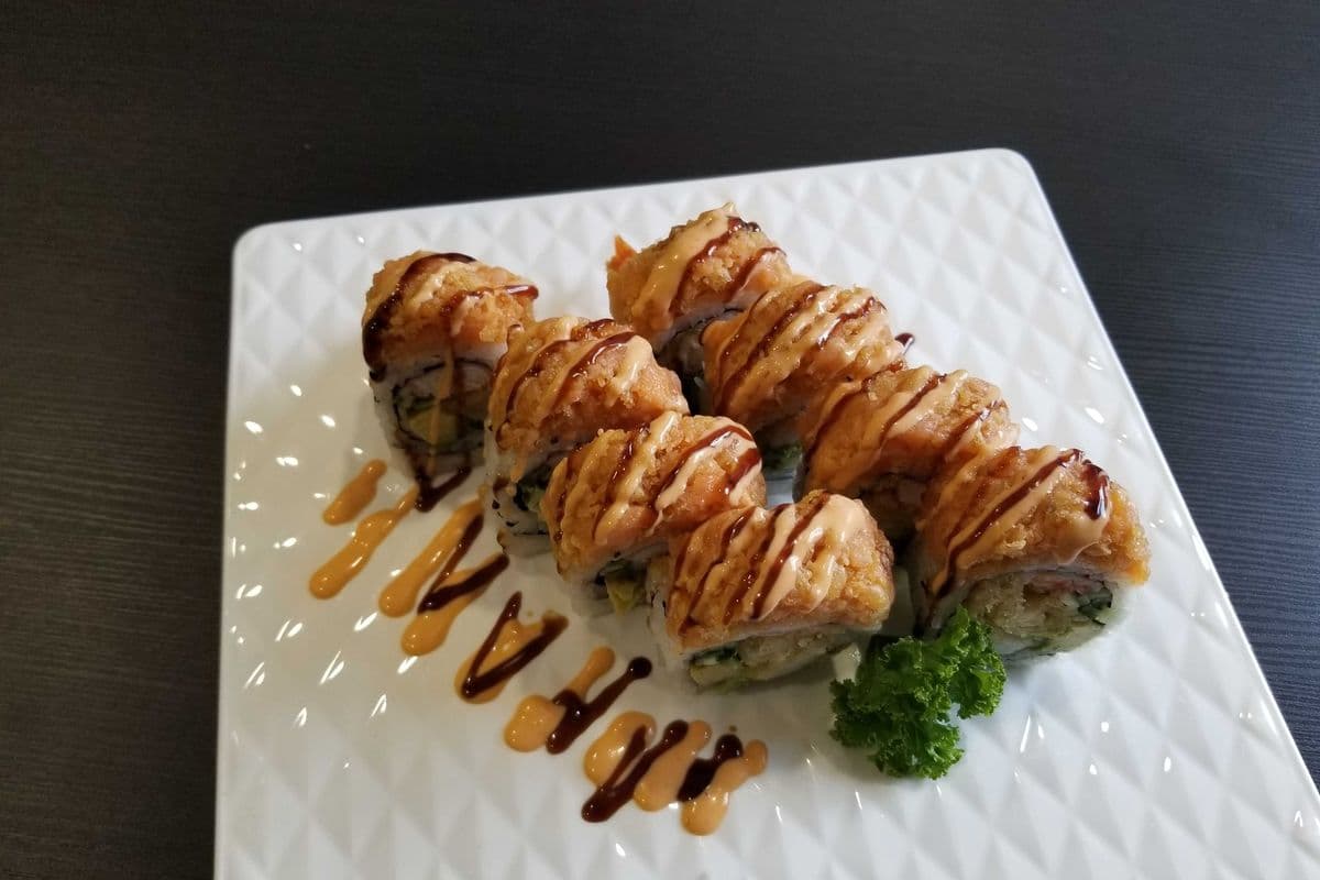 Crazy Salmon Roll (8pcs)