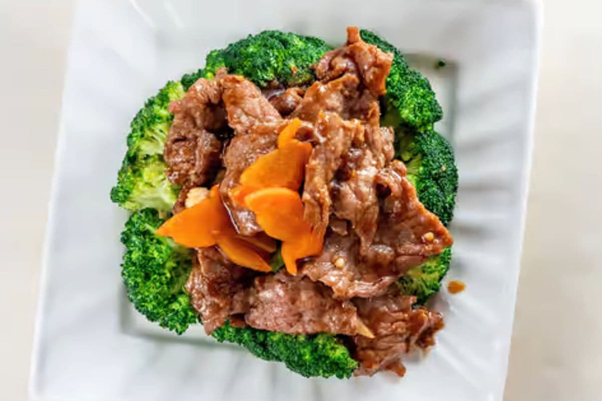 Sauteed Beef with Broccoli 西蘭花炒牛肉