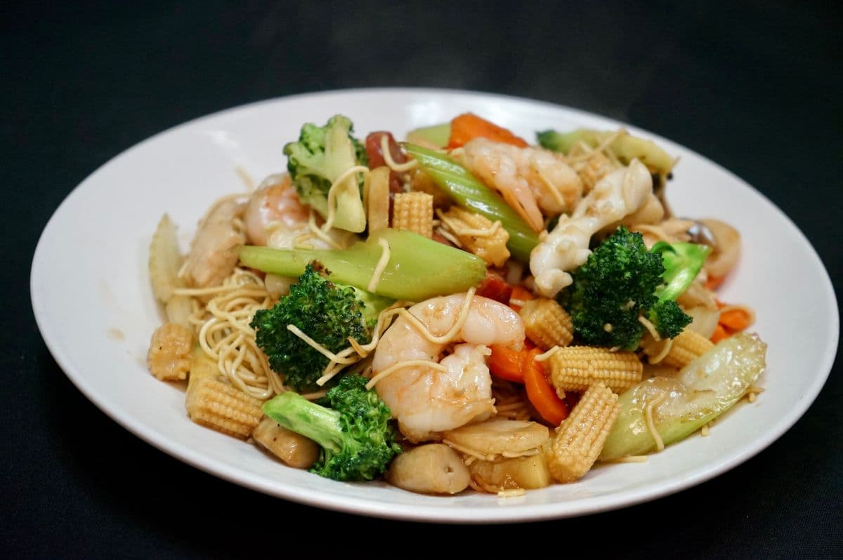 91B. Angkor Special Lo Mein