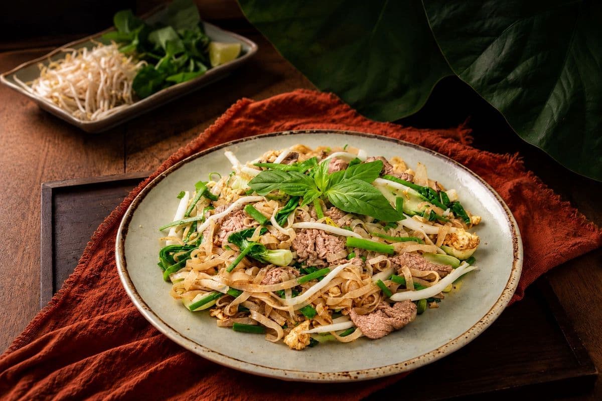 6A. Stir-fried Pho - Phở Xào