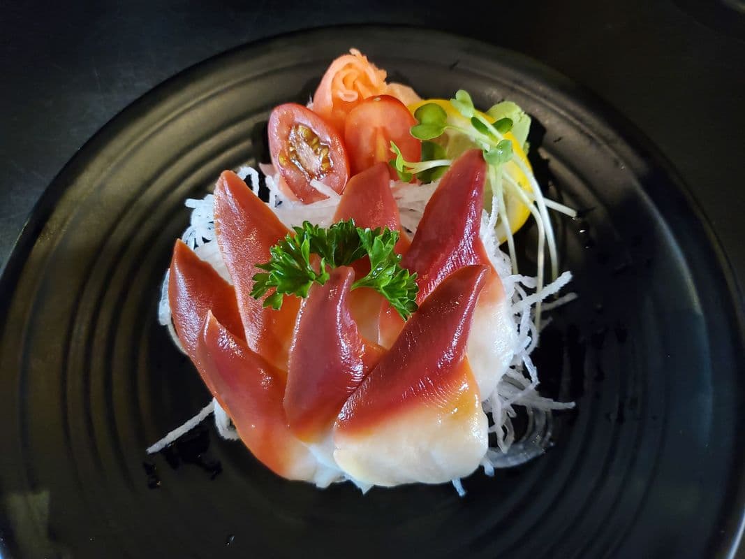 Hokkigai Sashimi (14 pcs)