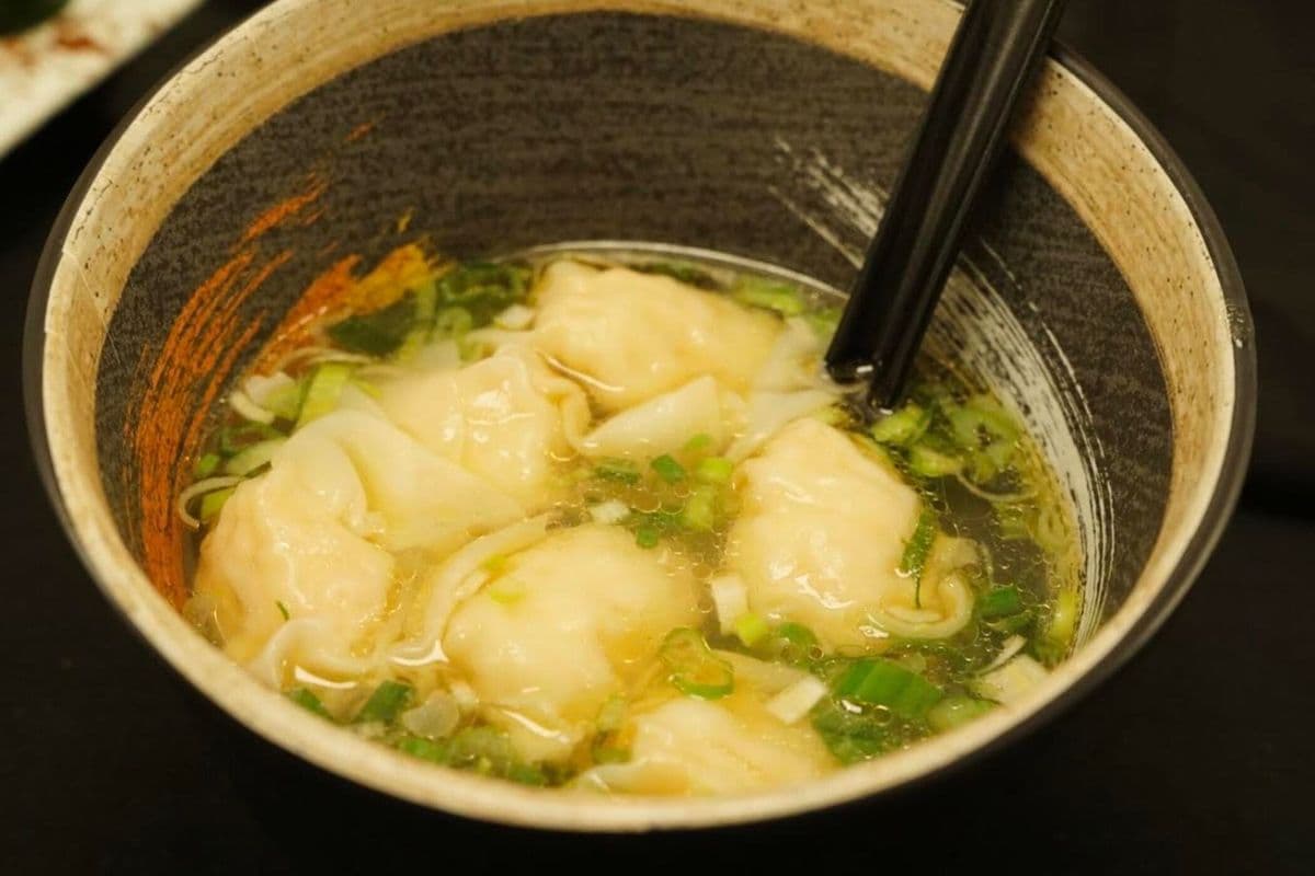 Signature Shrimp wonton soup(6pc)