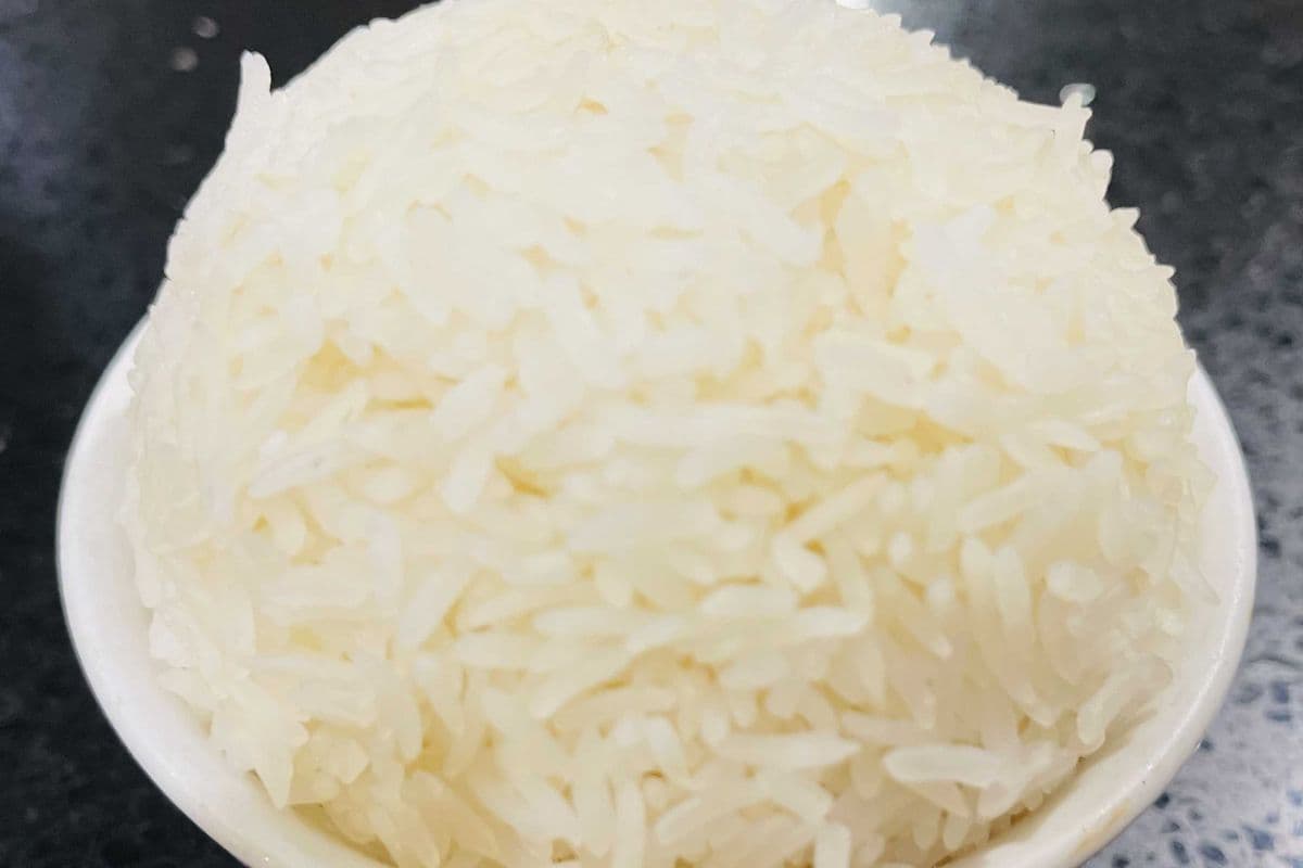 R11. Steamed Rice (白飯)