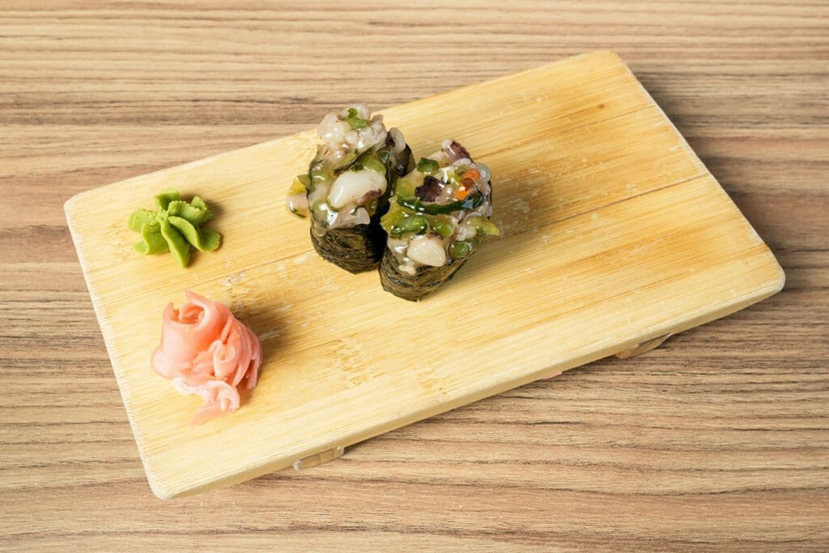 Spicy Octopus Sushi (2 pcs)