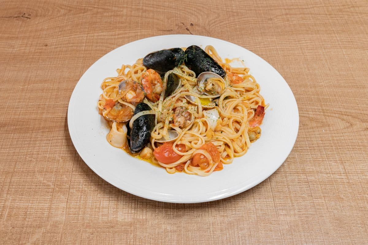 Linguine with Seafood Italiana
