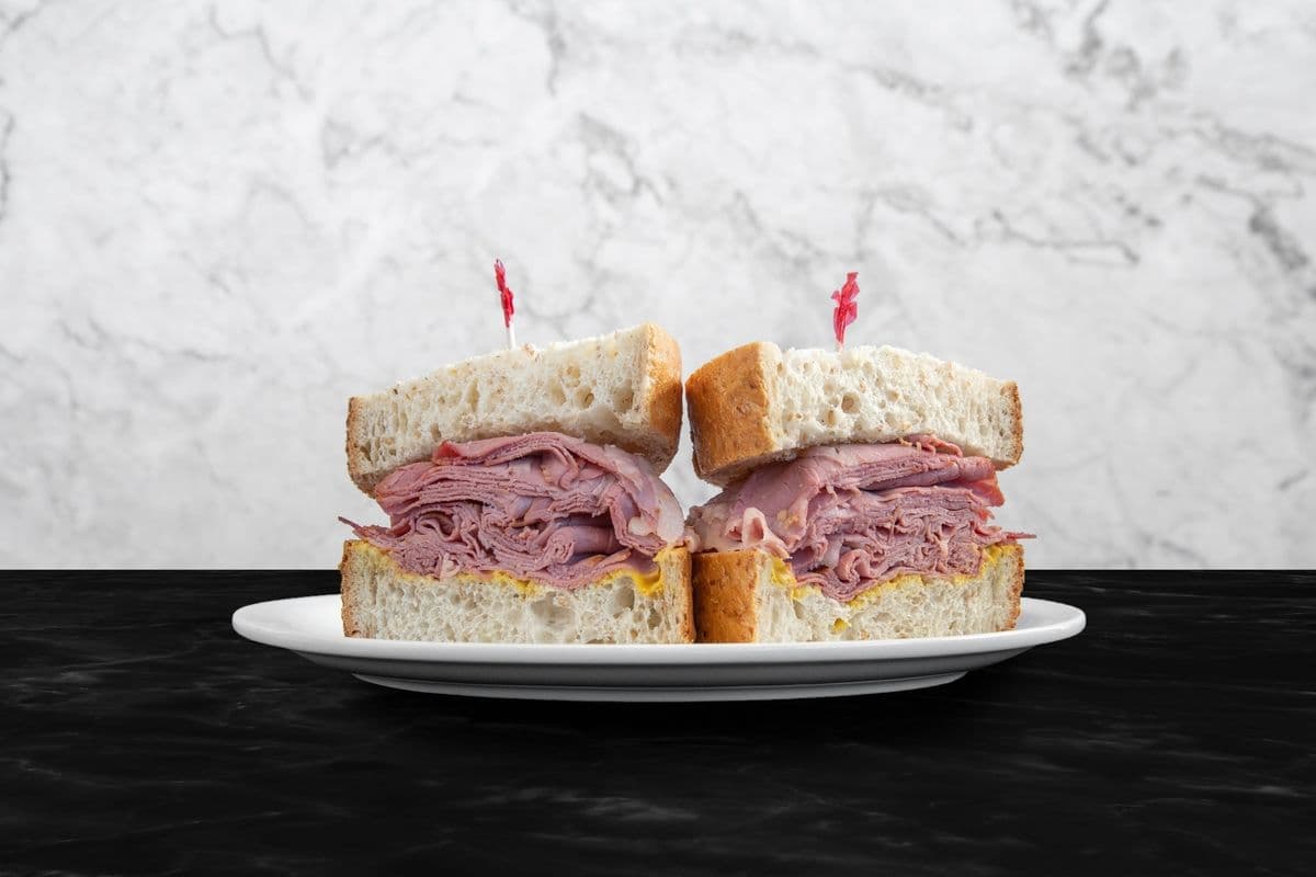 Smith’s Corned Beef Sandwich