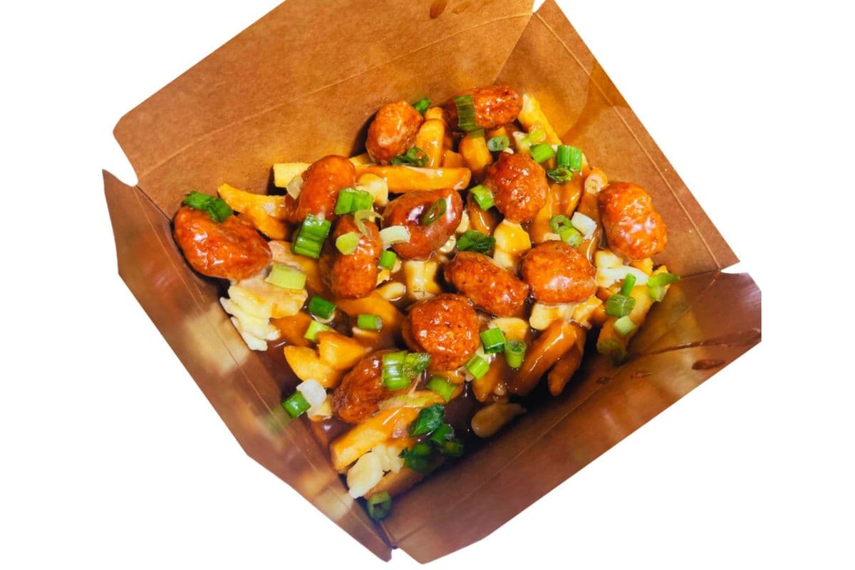 HONEY DILL POPCORN CHICKEN POUTINE
