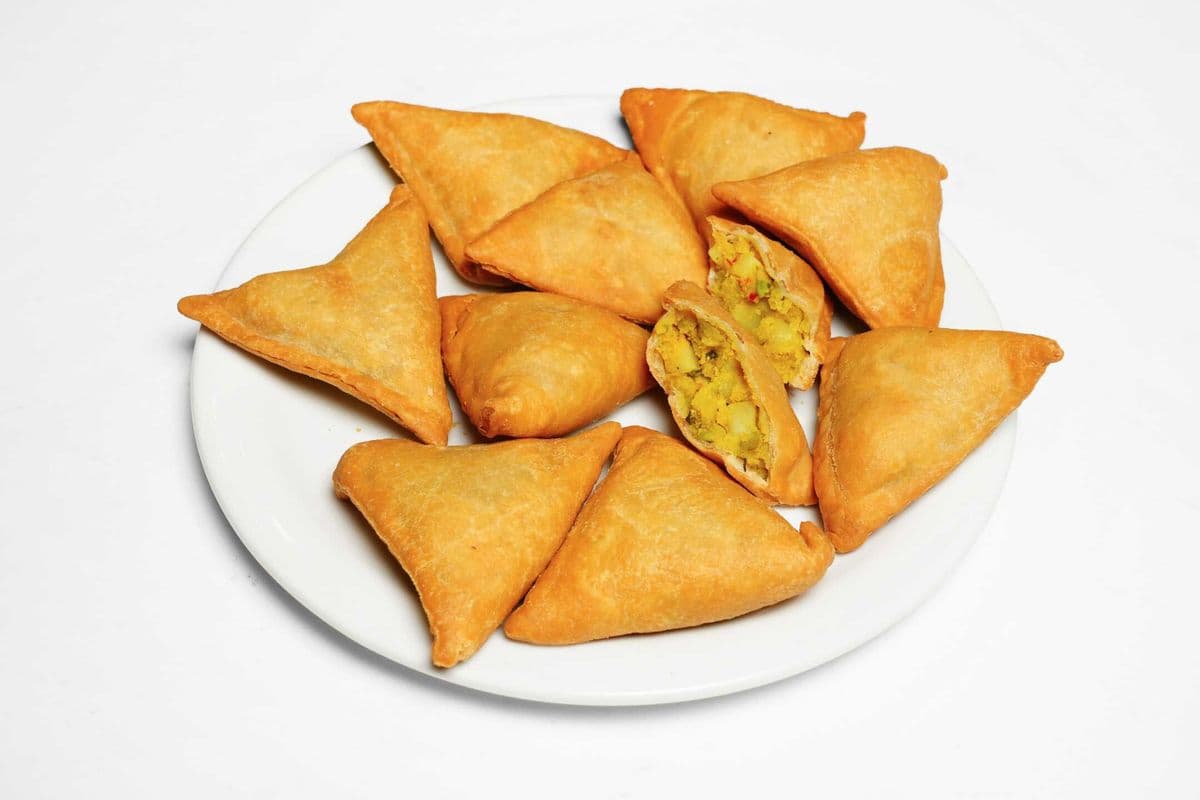 Large Potato Samosas (20 pcs)
