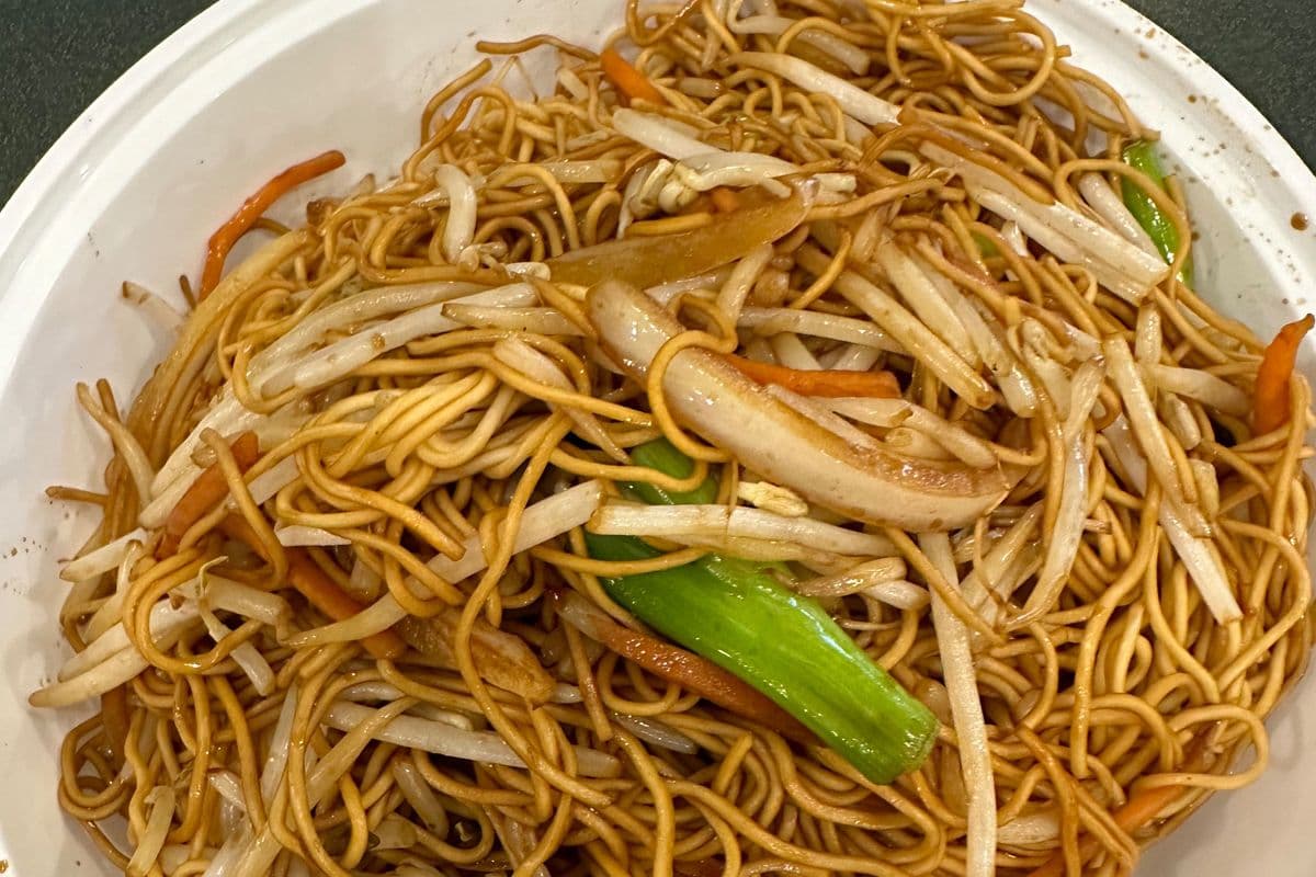 Beansprout stir noodles