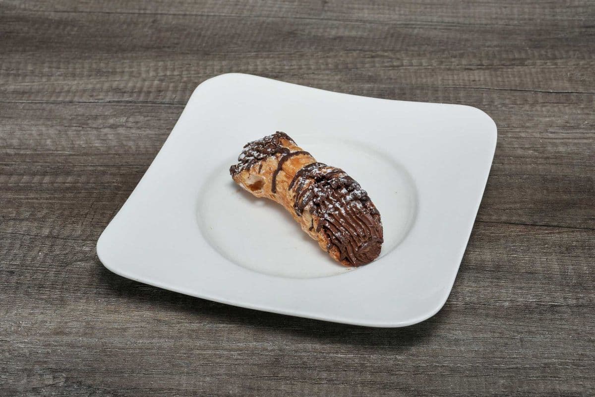 Cannoli Box of Two Chocolate