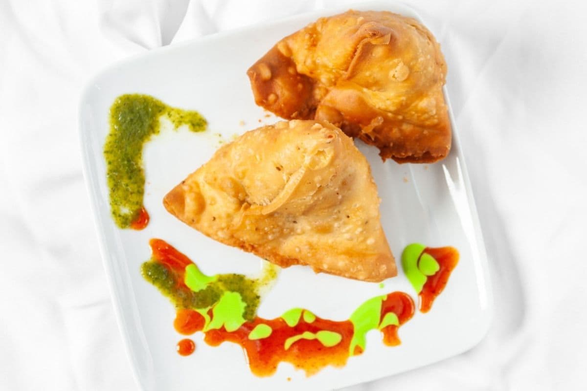 Vegetarian Samosas (3 pcs)