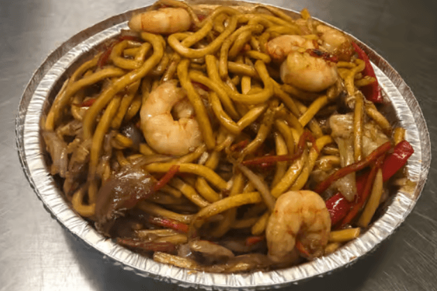 C15. Shanghai Style Thick Noodle with Prawns