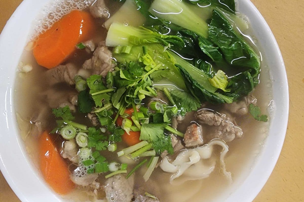 1205. Sliced Noodles with Pork Ribs