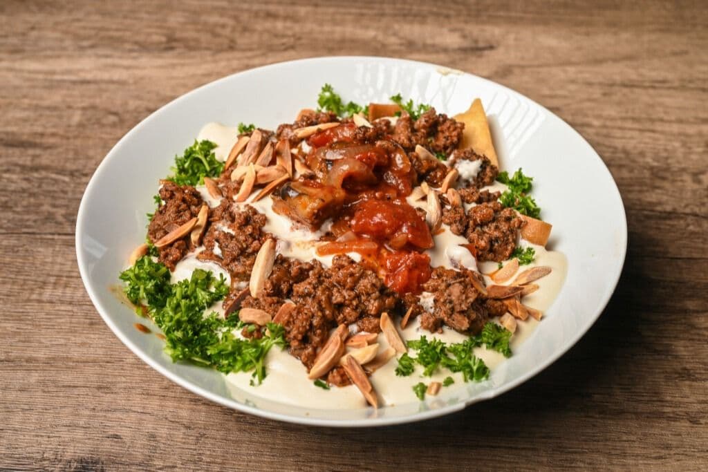 Fatté de aubergine (makdous) / Fatteh with Eggplant (makdous)