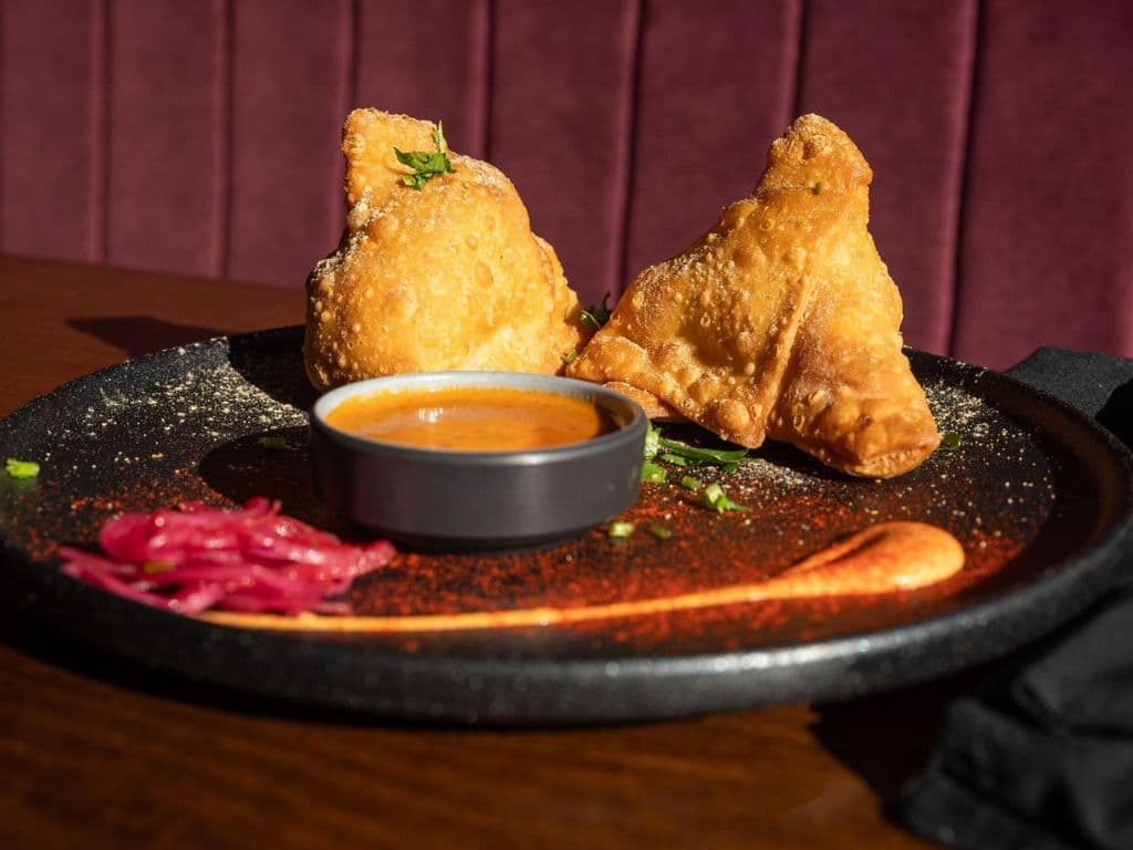 BUTTER CHICKEN SAMOSAS