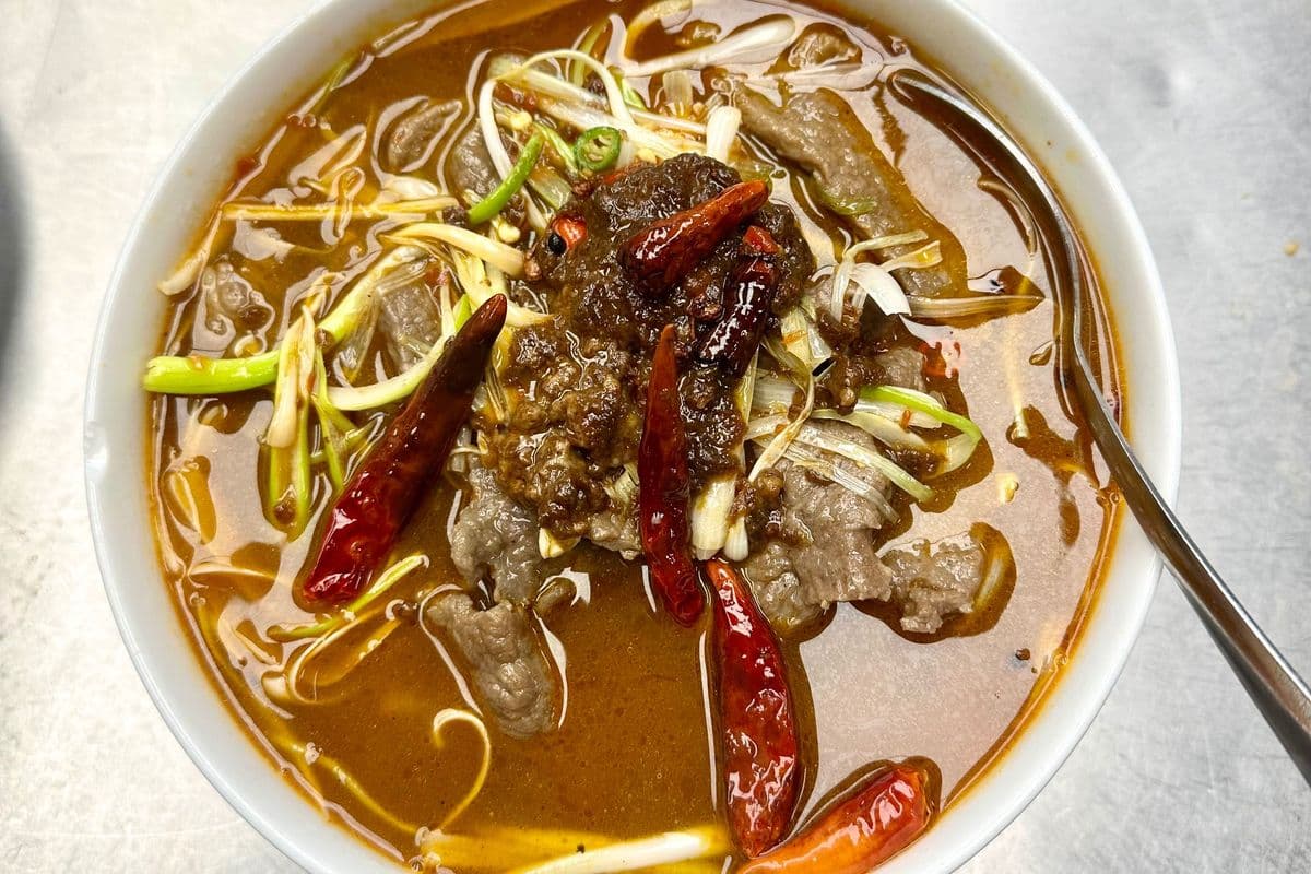 B4. Boeuf bouilli dans une sauce épicé szechuannaise / Boiled Beef in Szechuan Spicy Sauce