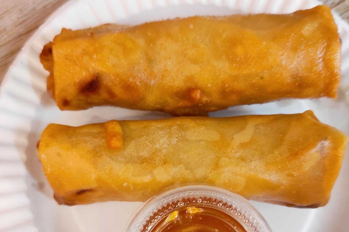 A1. Spring Rolls (2 pcs)