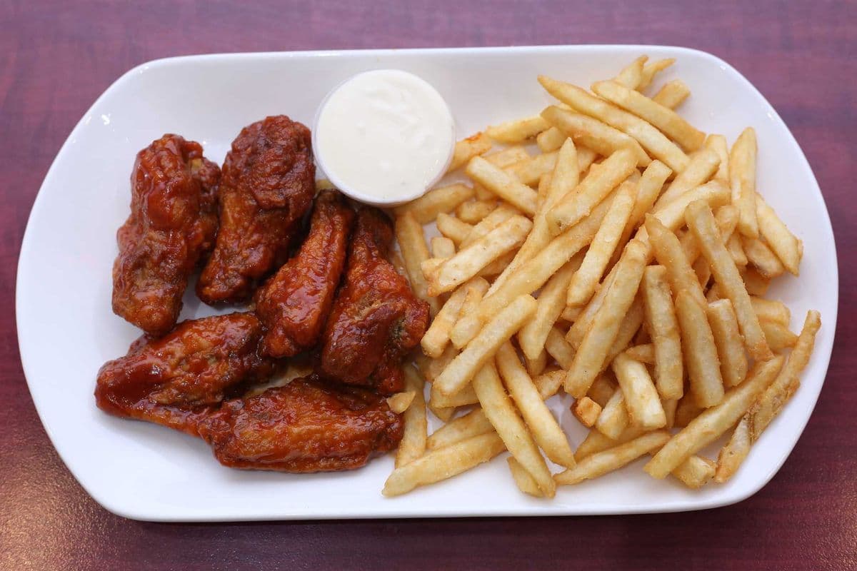Chicken Wing Combo (One lb.)