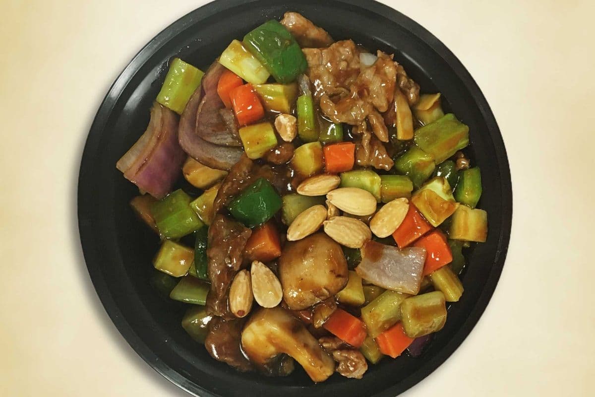 84. Beef with Vegetables and Almond