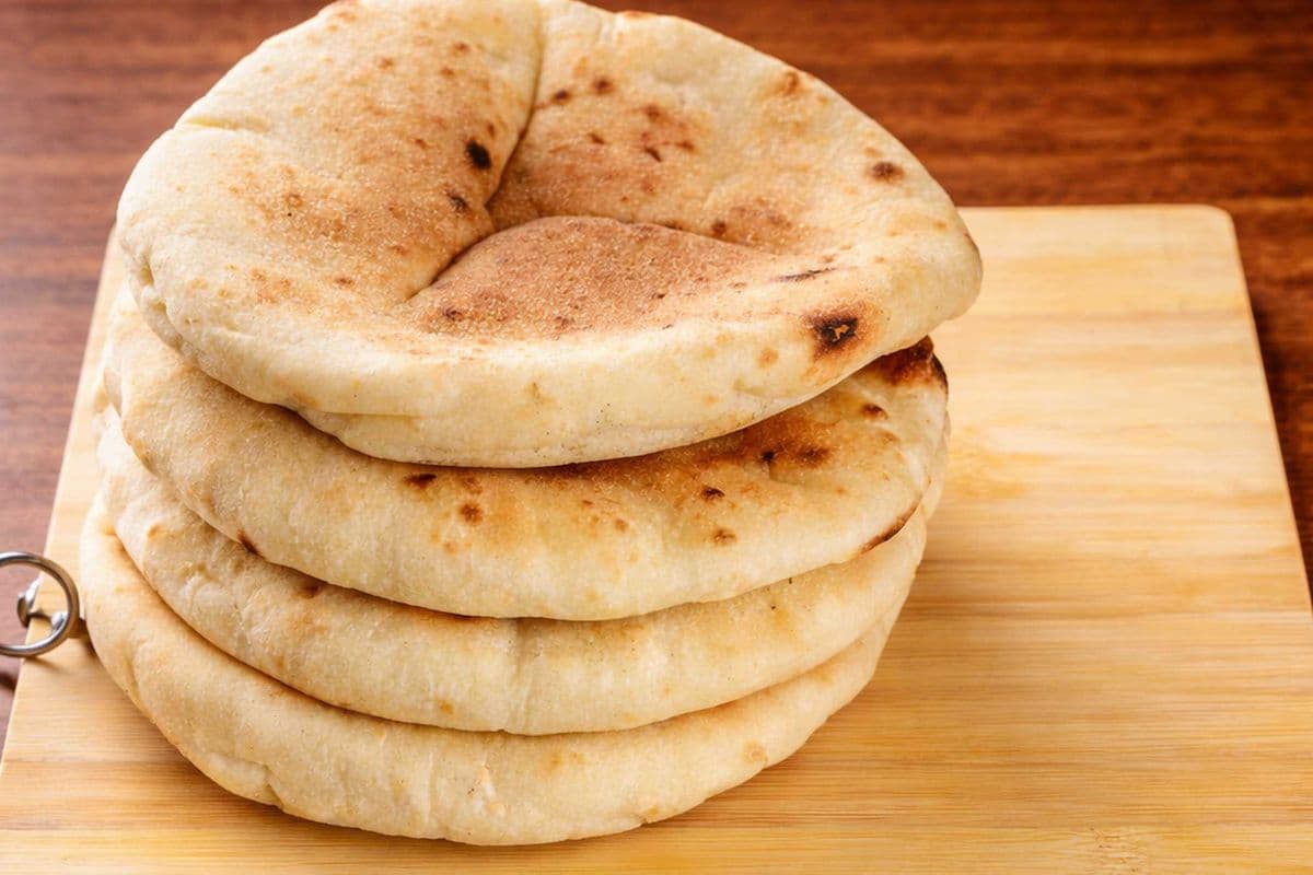 Regular size Pita Bread (8 small pitas) (5 inches loafs)