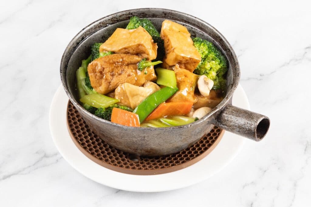 Fried Bean Curd with Mixed Vegetables in Hot Pot