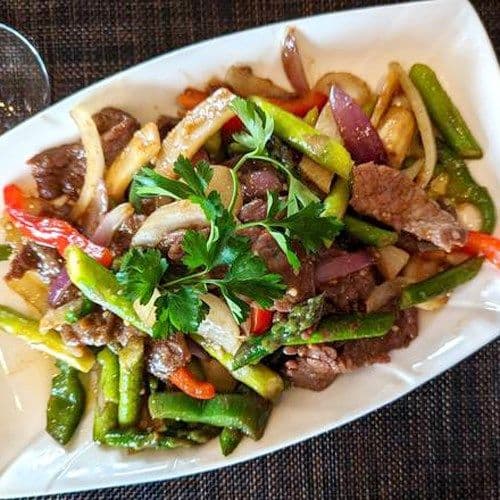 Bœuf satay avec riz / Satay Beef with Rice