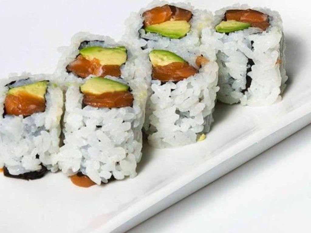 Spicy Salmon Avo B_R (6pcs)