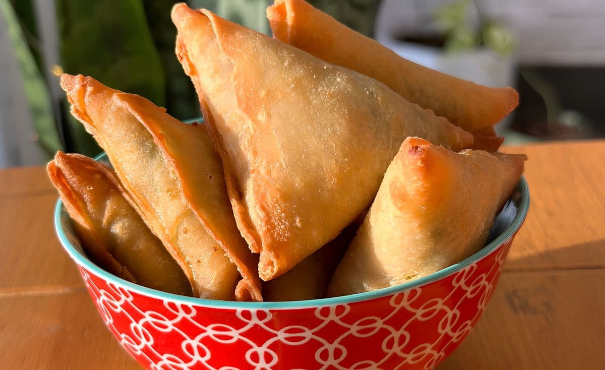 9 Mini Pocket Samosas (V)
